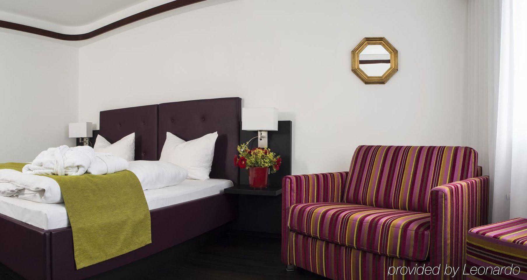 Gloria Superior 3*